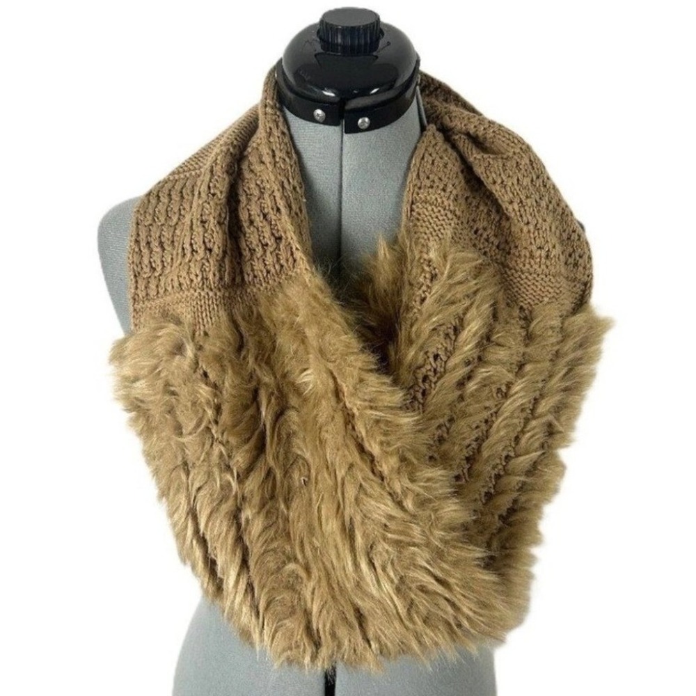 Cabi Boho Chic Cozy Faux Fur Trim Infinity Scarf Tan Knit Pointelle Mixed Media